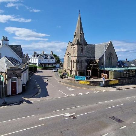 Colin Young Place Nairn Esterno foto
