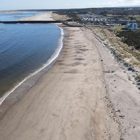 Colin Young Place Nairn Esterno foto