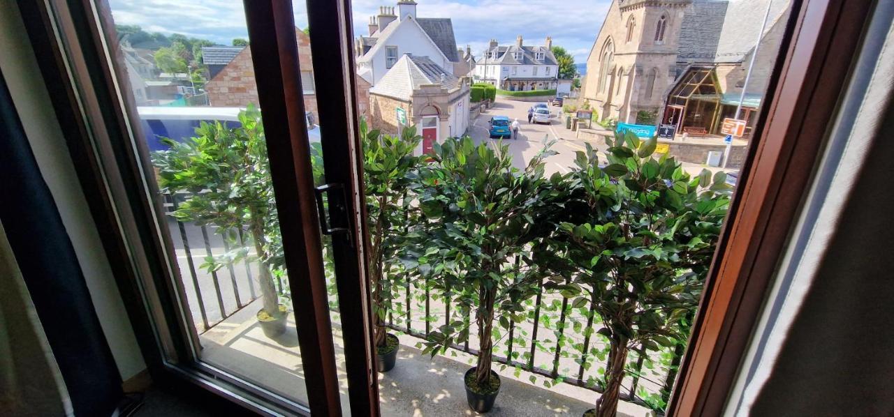 Colin Young Place Nairn Esterno foto