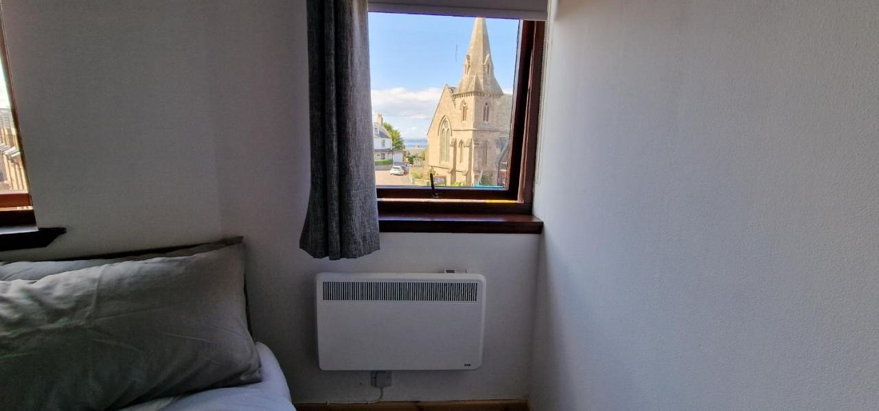 Colin Young Place Nairn Esterno foto