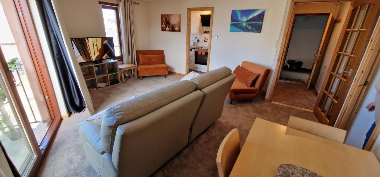 Colin Young Place Nairn Esterno foto