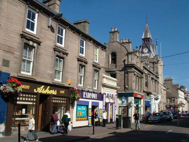 Colin Young Place Nairn Esterno foto